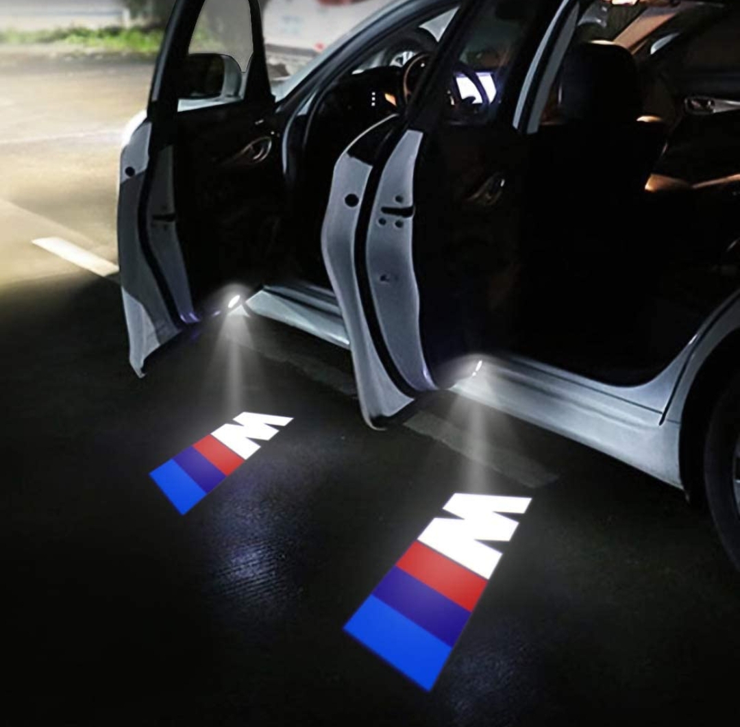 Proiettori LED a scomparsa per portiera auto con logo M - Autocarrozzeria  Fiorella